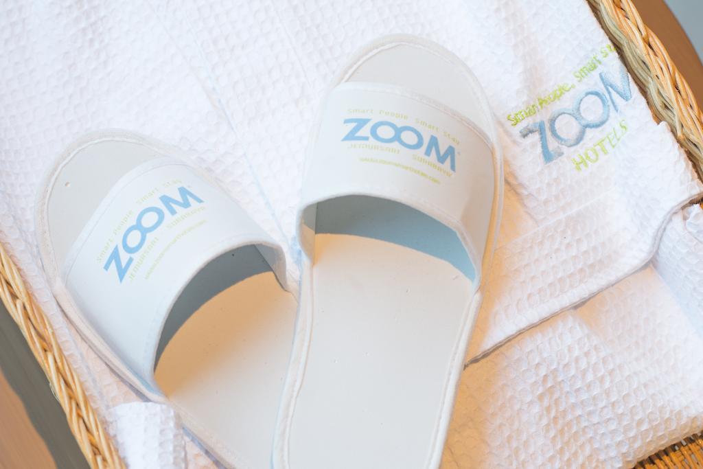 Zoom Smart Hotel Jemursari Surabaja Zewnętrze zdjęcie