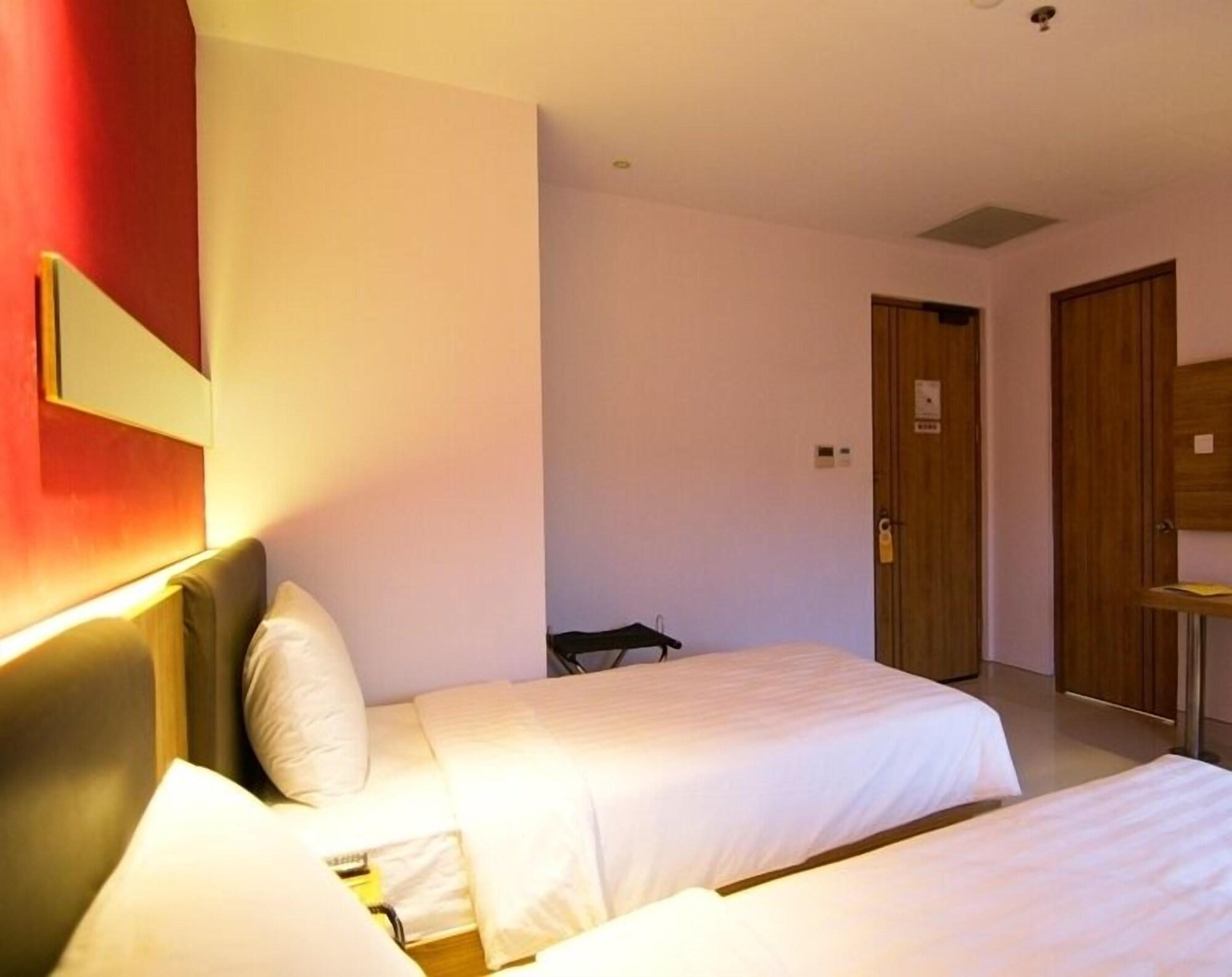 Zoom Smart Hotel Jemursari Surabaja Zewnętrze zdjęcie