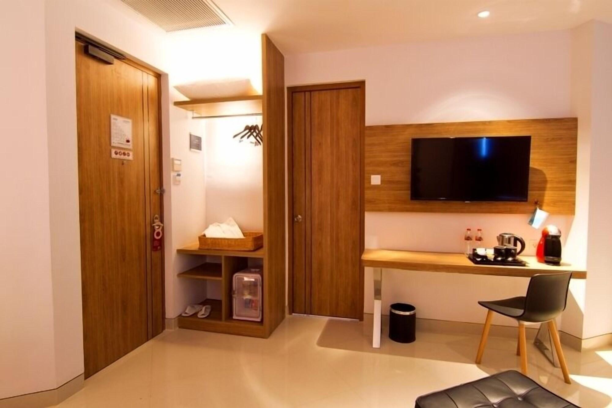 Zoom Smart Hotel Jemursari Surabaja Zewnętrze zdjęcie