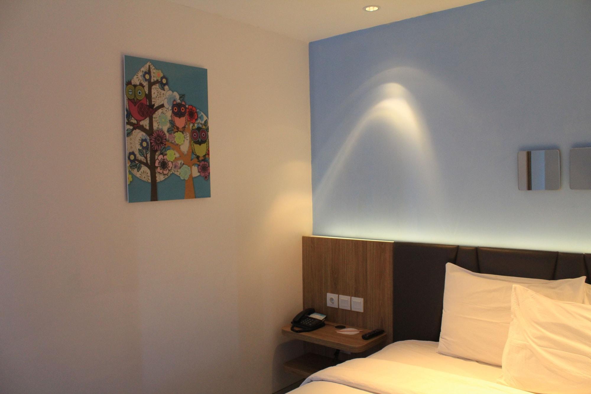 Zoom Smart Hotel Jemursari Surabaja Zewnętrze zdjęcie