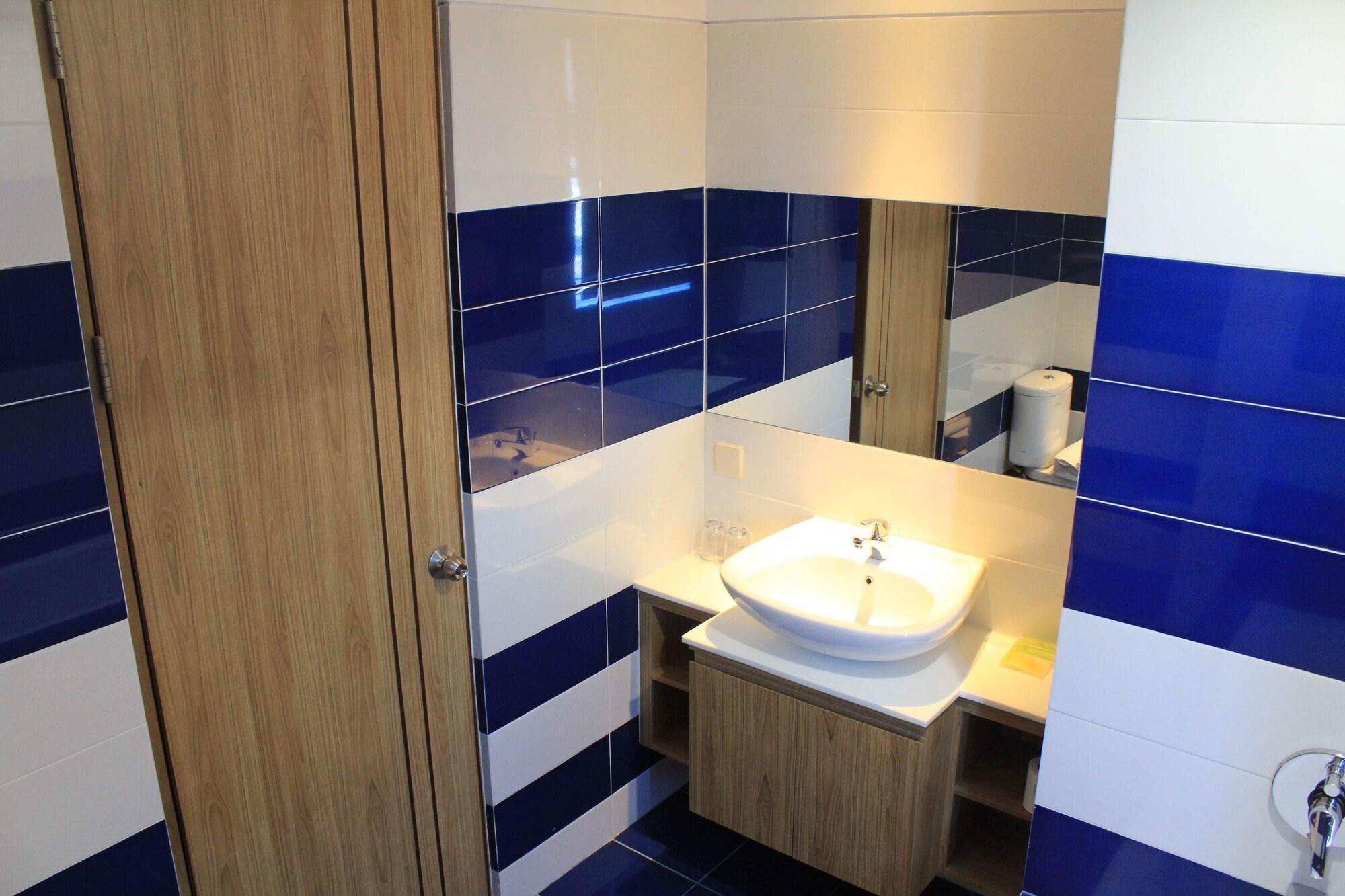 Zoom Smart Hotel Jemursari Surabaja Zewnętrze zdjęcie