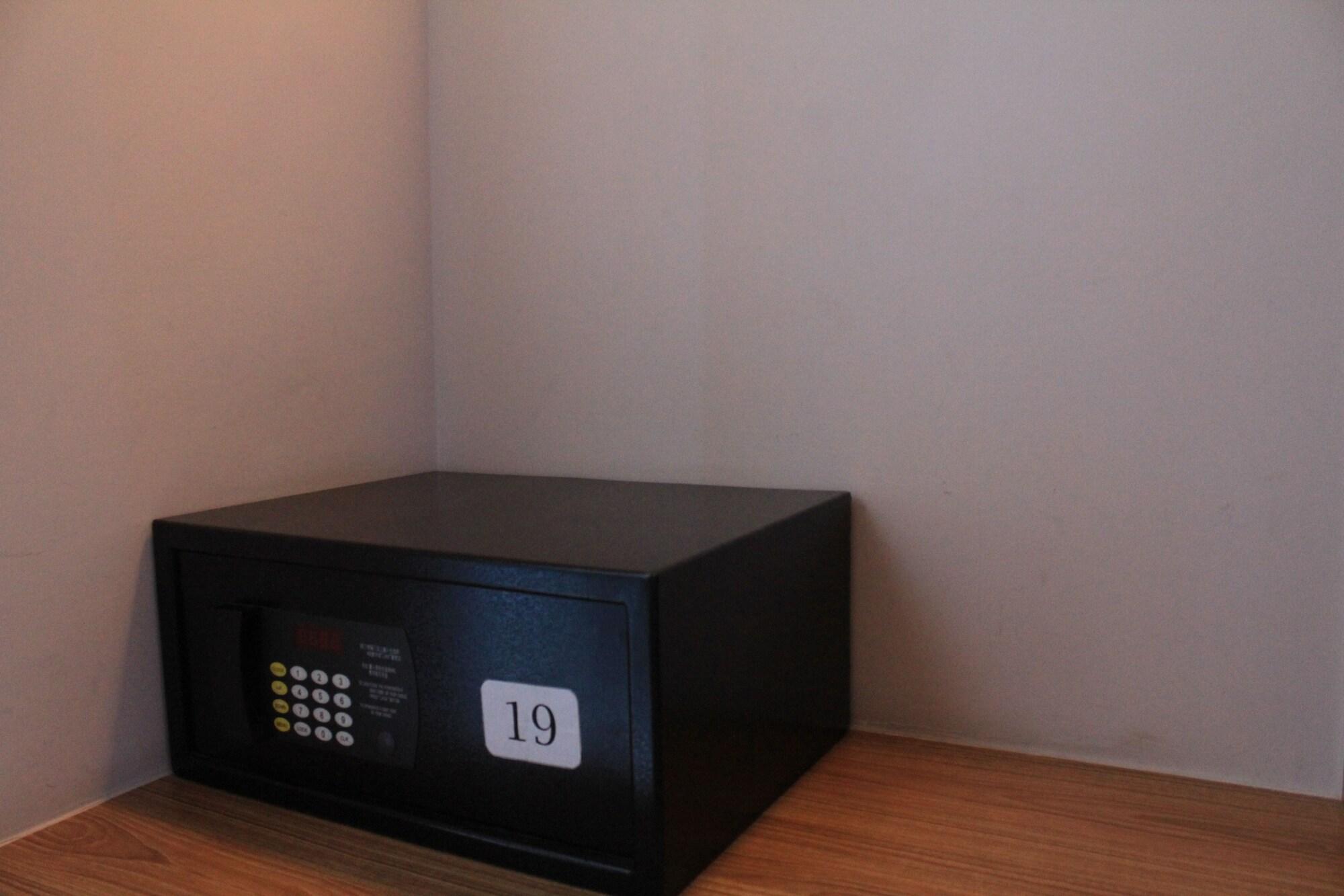 Zoom Smart Hotel Jemursari Surabaja Zewnętrze zdjęcie