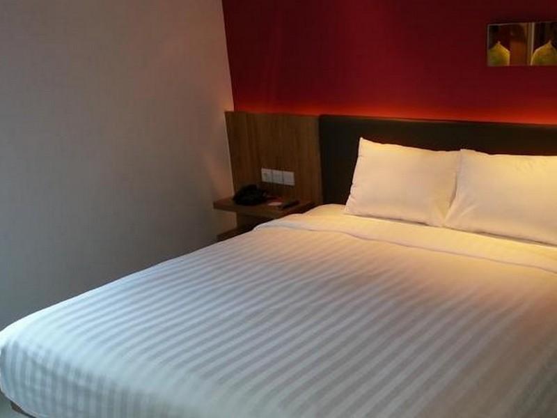 Zoom Smart Hotel Jemursari Surabaja Zewnętrze zdjęcie